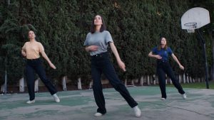 Asculta online, HAIM - I Know Alone, single nou