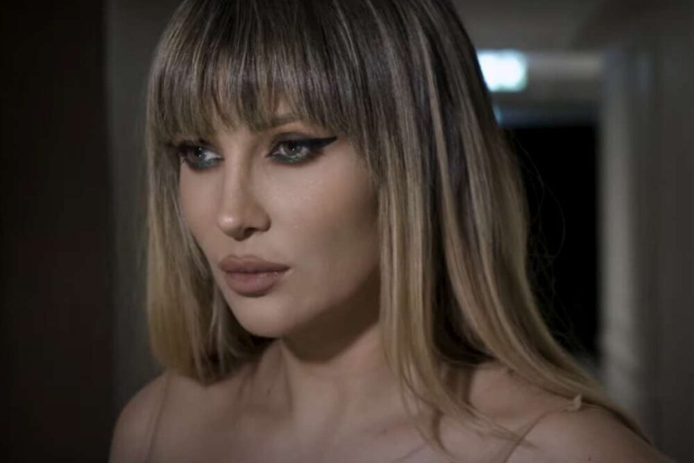 Lora - Loc de 2, single nou