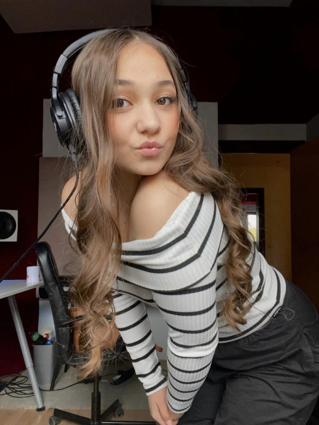 Natalia - Fluturi in stomac, Radio Click Romania, despre Natalia, Natalia, Fluturi in stomac, asculta Radio Click Romania, despre Natalia Chisalita, Natalia Chisalita,